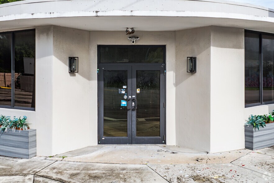 More Photos Of 4200 - 4204 NW 2nd Ave, Miami Restaurant For Sale