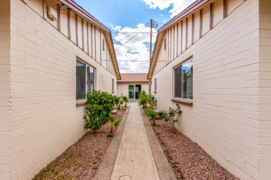 More Photos Of 6632 S 22nd St, Phoenix Assisted Living For Sale