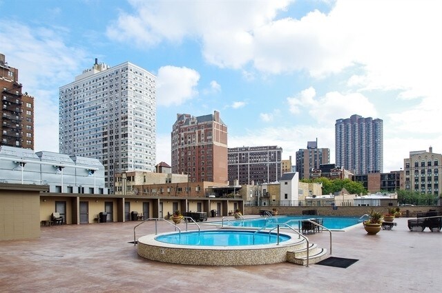 More Photos Of 655 W Irving Park Rd, Chicago Apartments For Sale