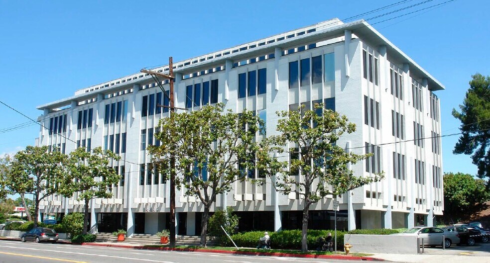 More Photos Of 18425 Burbank Blvd, Tarzana Unknown For Lease