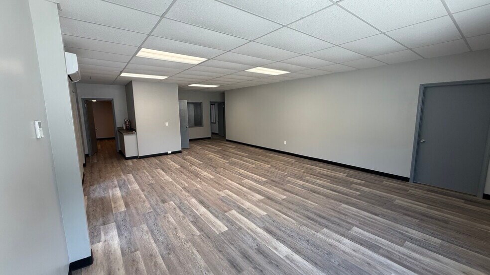 More Photos Of 4384 S Church Street Ext, Roebuck Flex For Lease