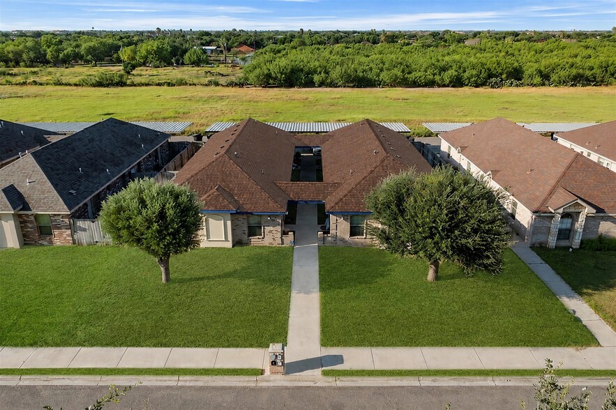More Photos Of 3115 E Diamondhead Ave, Alton Apartments For Sale