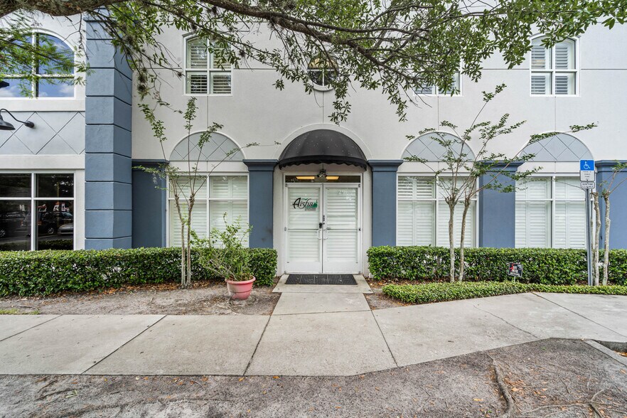 More Photos Of 422 S Alafaya Trl, Orlando Loft Creative Space For Sale