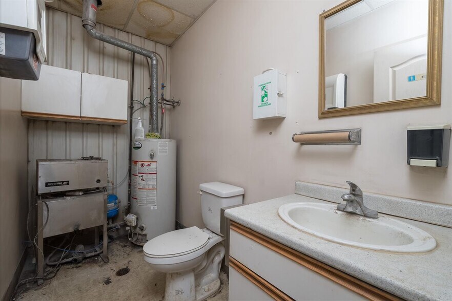 More Photos Of 51001 Range 192 rd, Tofield Industrial For Sale