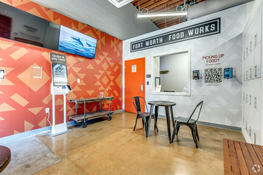 More Photos Of 3004-3008 Cullen St, Fort Worth Distribution For Lease