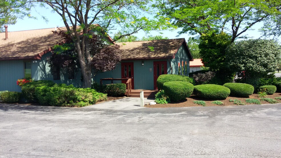 More Photos Of 762 Pre Emption Rd, Geneva Veterinarian Kennel For Sale