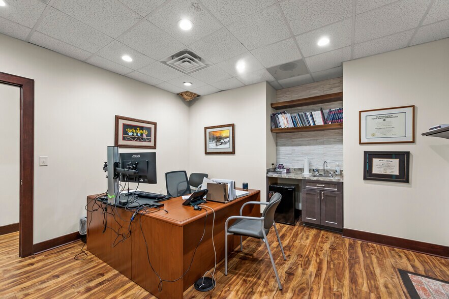 More Photos Of 916 W Fourth St, Winston-Salem Office For Lease