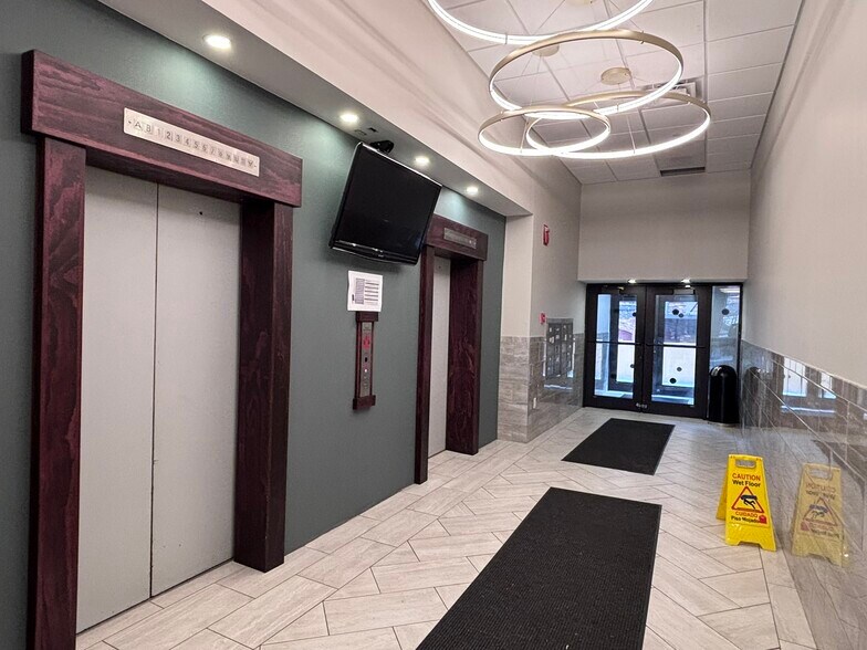 More Photos Of 37 Franklin St, Buffalo Office For Sale