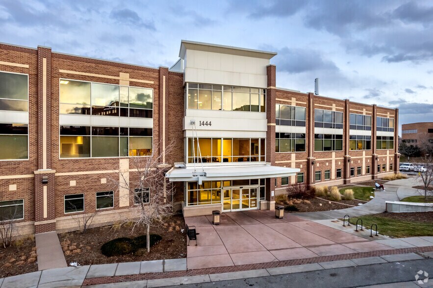 More Photos Of 1411 S Potomac St, Aurora Unknown For Lease