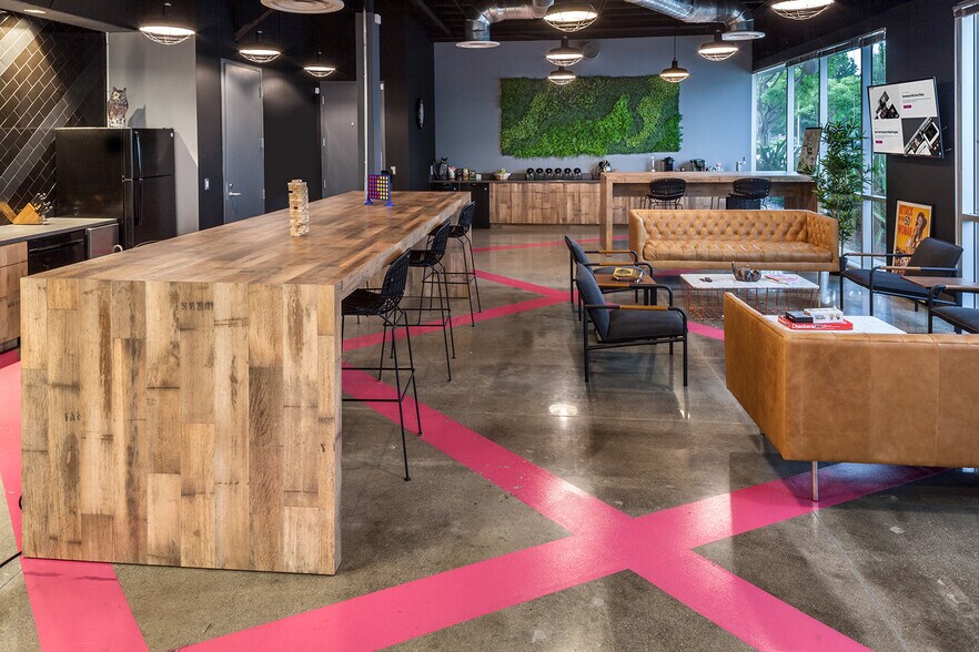 More Photos Of 25361 Commercentre Dr, Lake Forest Loft Creative Space For Lease