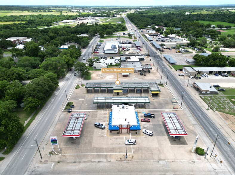 More Photos Of 302 S Colonial Dr, Cleburne Carwash For Sale