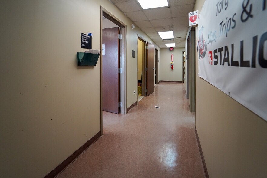 More Photos Of 8609 Lone Tree Rd, Victoria Industrial For Sale