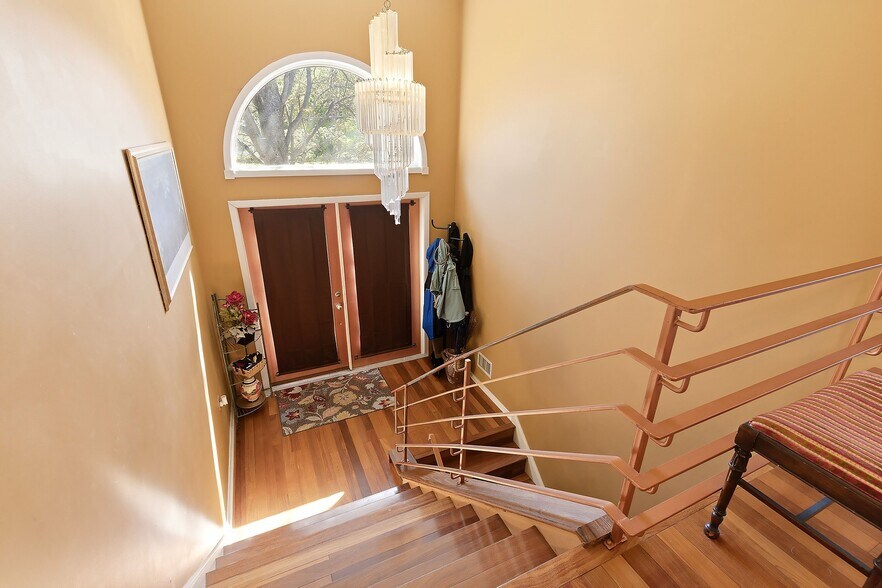 More Photos Of 801 Hughes Dr, Hamilton Office Residential For Sale