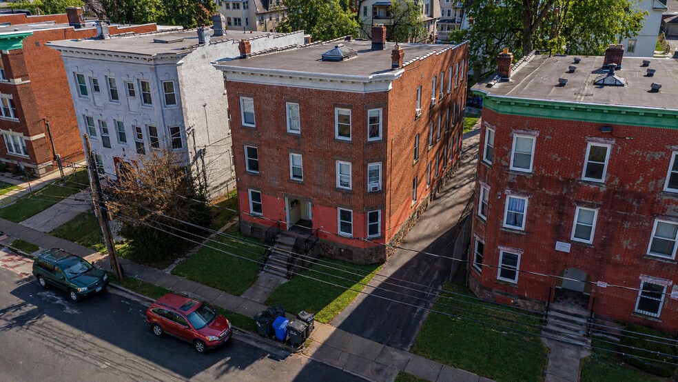 Primary Photo Of 27-29 Bond St, Hartford Apartments For Sale