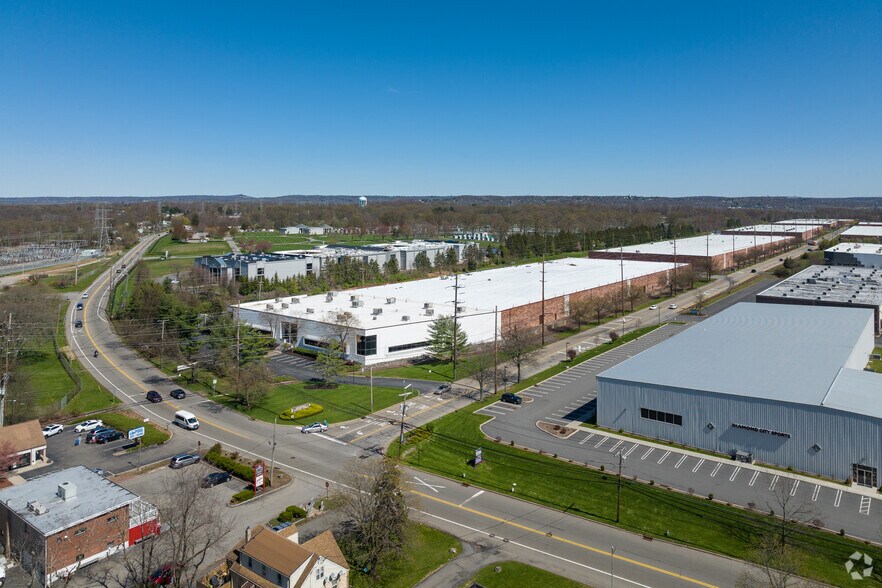 More Photos Of 151 Ridgedale Ave, East Hanover Warehouse For Lease