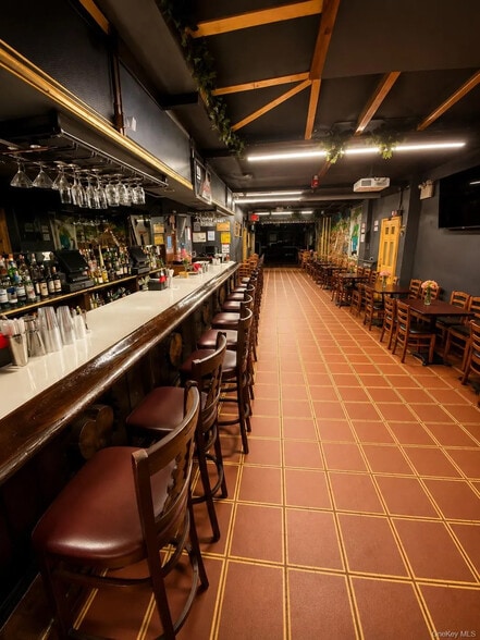 More Photos Of 7903 Roosevelt Ave, Jackson Heights General Retail For Sale