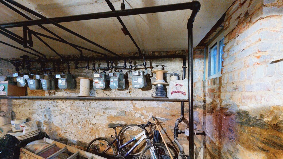 More Photos Of 137 Starr St, Brooklyn Apartments For Sale