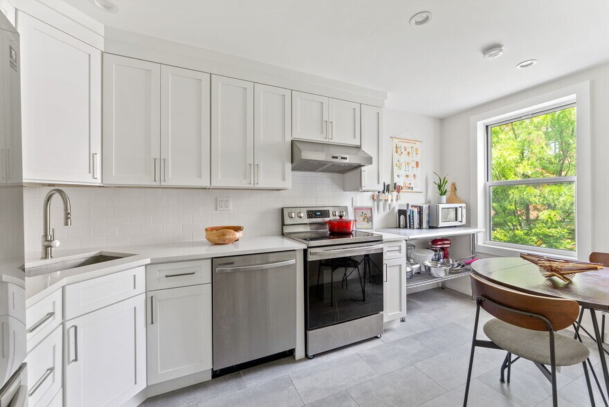 More Photos Of 30 Bergen St, Brooklyn Multifamily For Sale