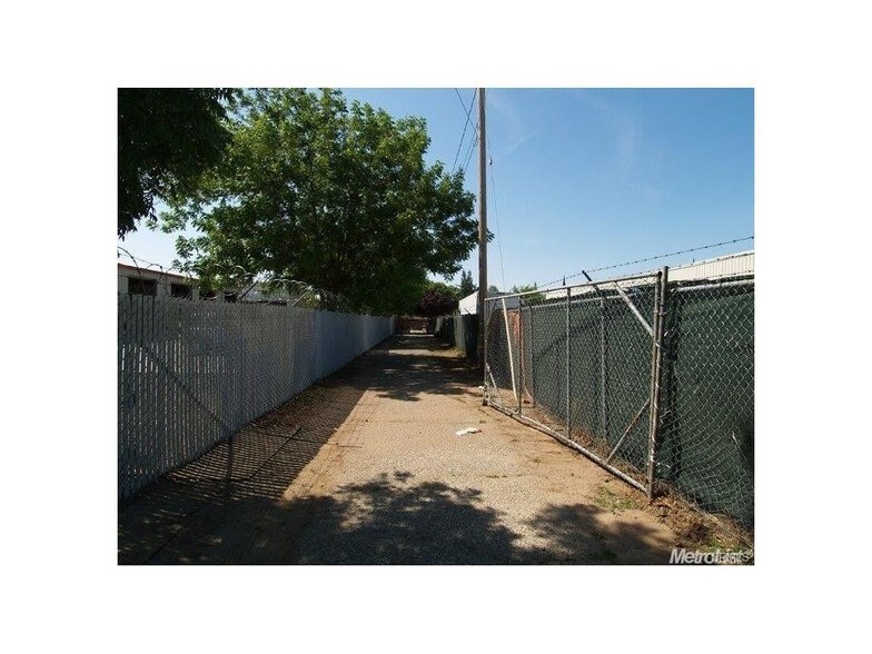 Primary Photo Of 1300 Kansas Ave, Modesto Specialty For Sale
