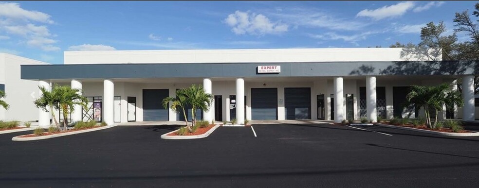 Primary Photo Of 4700 N Dixie Hwy, Oakland Park Unknown For Lease