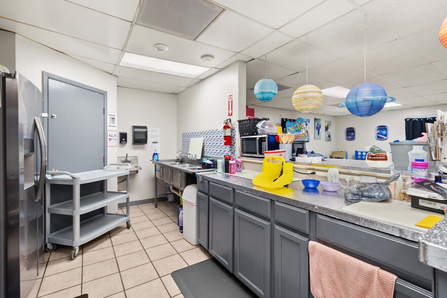 More Photos Of 16737 Sprawling Oaks Dr, Conroe Daycare Center For Sale