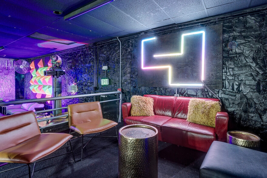 More Photos Of 2910 Bristol Hwy, Johnson City Bar For Sale