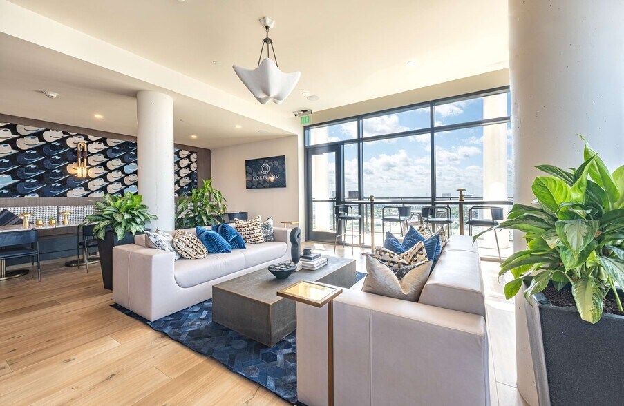 More Photos Of 3200 McKinney Ave, Dallas Multifamily For Sale