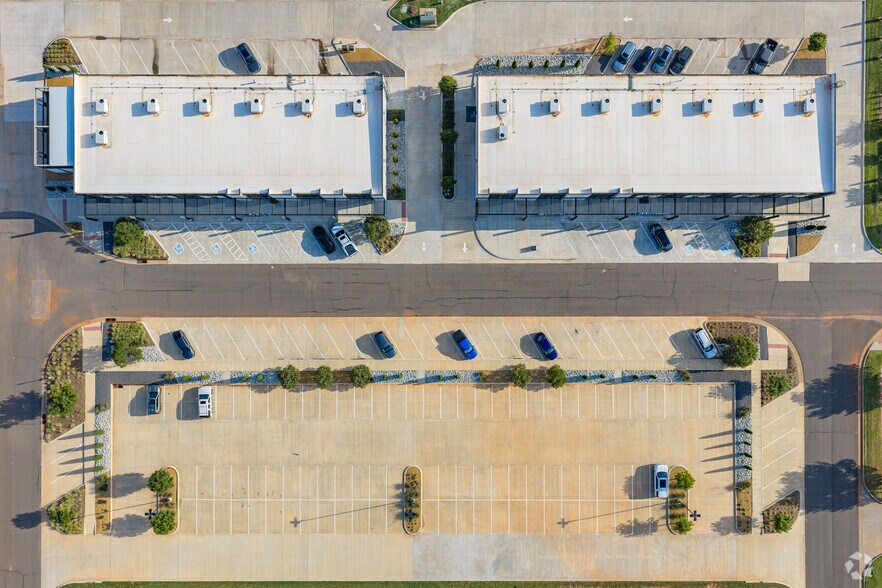 More Photos Of 3825 NW 166th St, Edmond Light Manufacturing For Lease