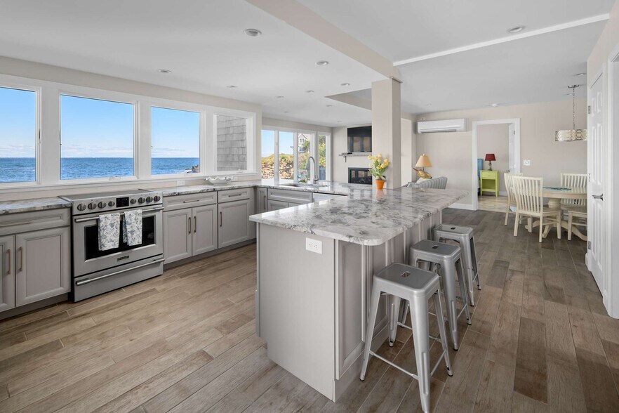 More Photos Of 3 Harbor Lane, Ogunquit Apartments For Sale