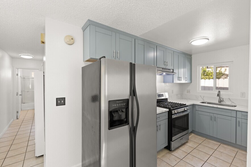More Photos Of 4236 1/2 41st St, San Diego Apartments For Sale