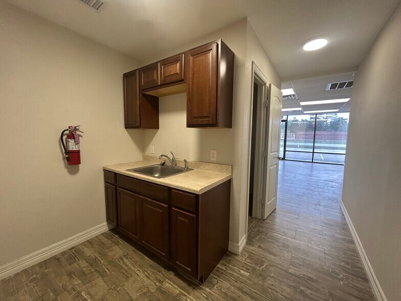 More Photos Of 1715 Sawdust Rd, Spring Self Storage For Lease