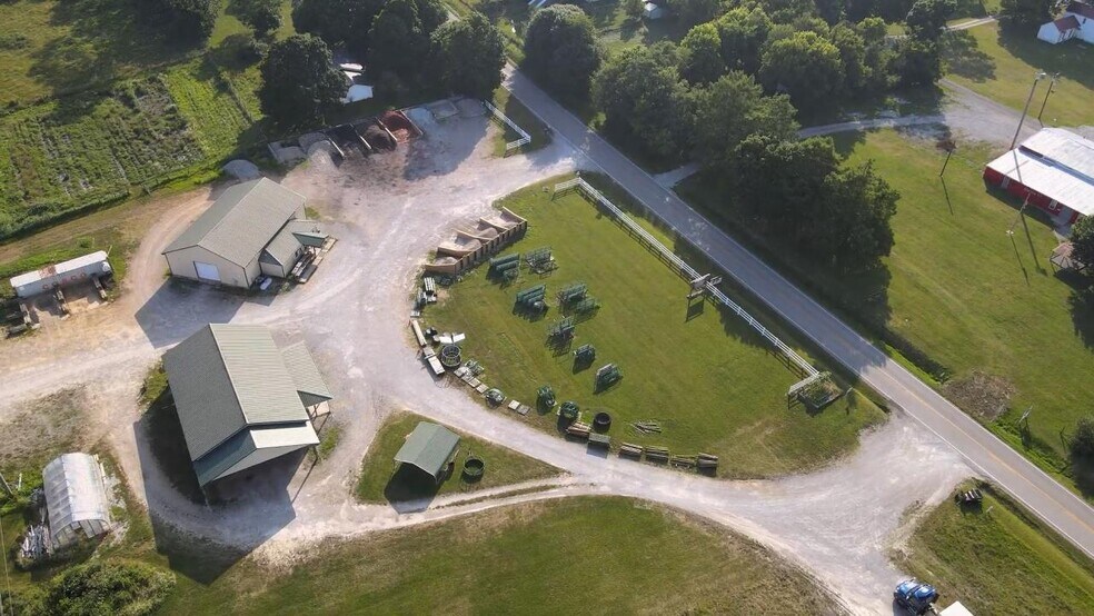 More Photos Of 9695 Elizabethtown Rd, Big Clifty General Retail For Sale