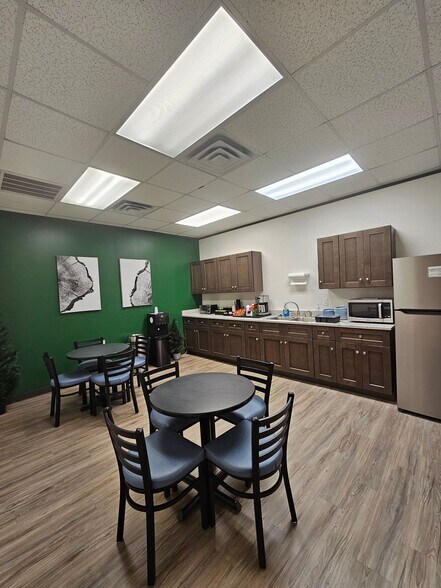 More Photos Of 555 Round Rock West Dr, Round Rock Loft Creative Space For Lease