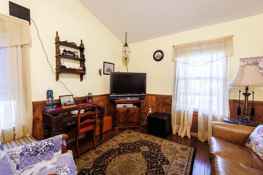 More Photos Of 215 E French Ave, Orange City Hospitality For Sale