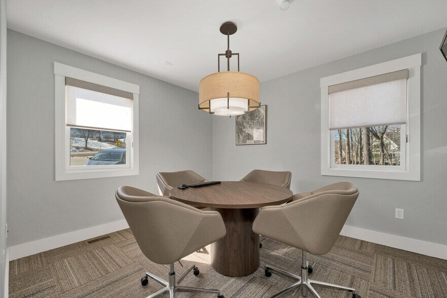 More Photos Of 252 Daniel Webster Hwy, Meredith Office For Sale