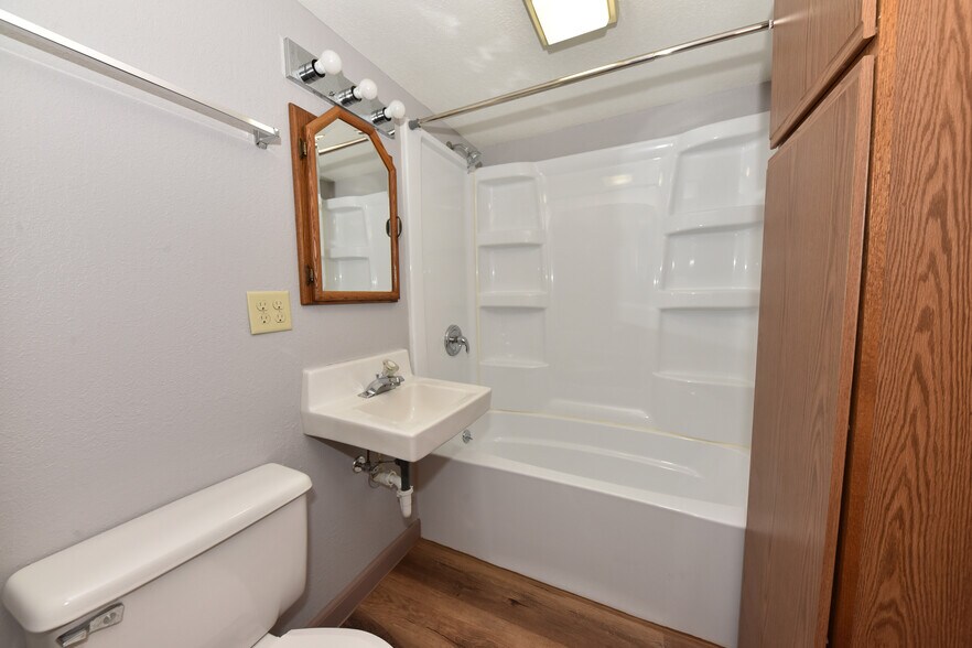 More Photos Of N96W20275 County Line Rd, Menomonee Falls Multifamily For Sale