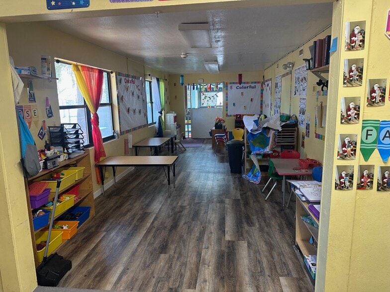 More Photos Of 1300 NW 6th St, Gainesville Office For Sale