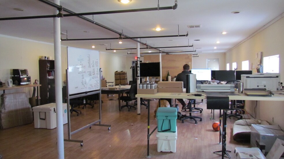 More Photos Of 173 B Norfolk Ave, Boston Warehouse For Lease