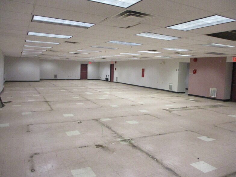 More Photos Of 19 Rogers Ave, Brooklyn Office For Lease