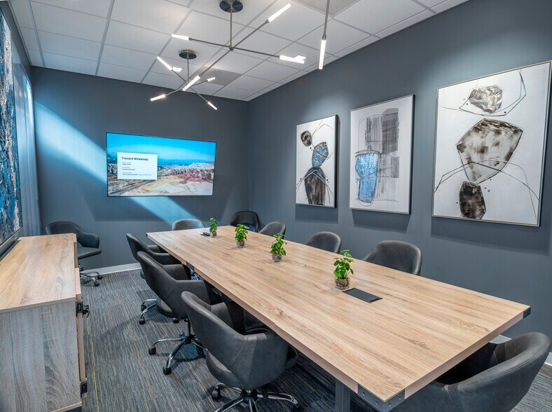 More Photos Of 8215 Long Point Rd, Houston Coworking Space