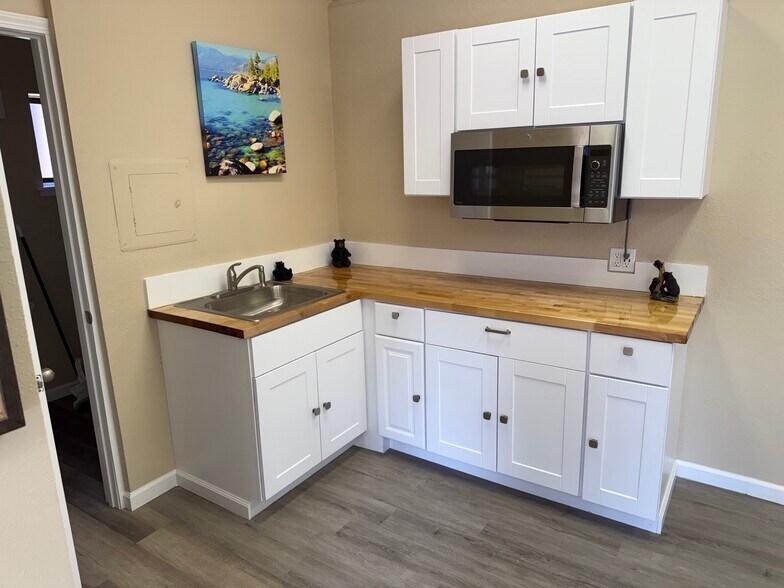 More Photos Of 605 Highway 50, Zephyr Cove Storefront For Sale