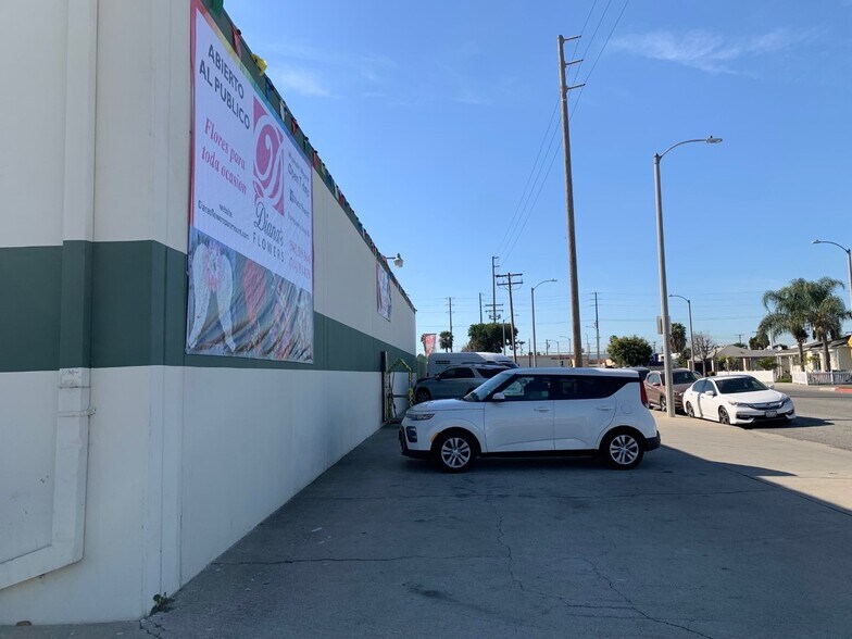 More Photos Of 15505-15515 Minnesota Ave, Paramount Warehouse For Lease