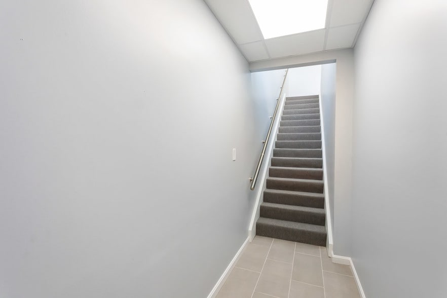 More Photos Of 6810 Eastern Ave, Baltimore Storefront Retail Office For Lease