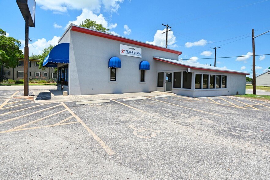 Primary Photo Of 708 S Interstate 35 Business Loop, New Braunfels Office For Lease