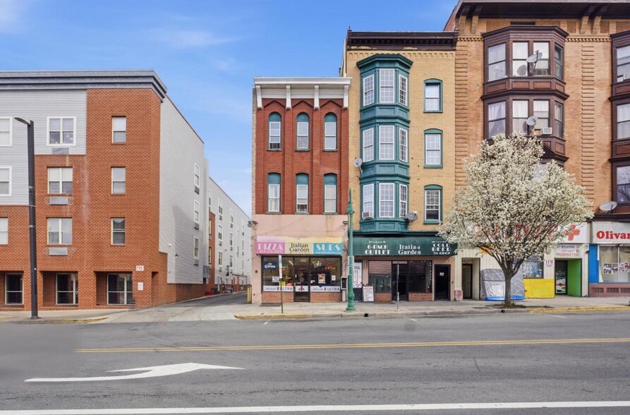 More Photos Of 851 Penn St, Reading Storefront Retail Residential For Sale