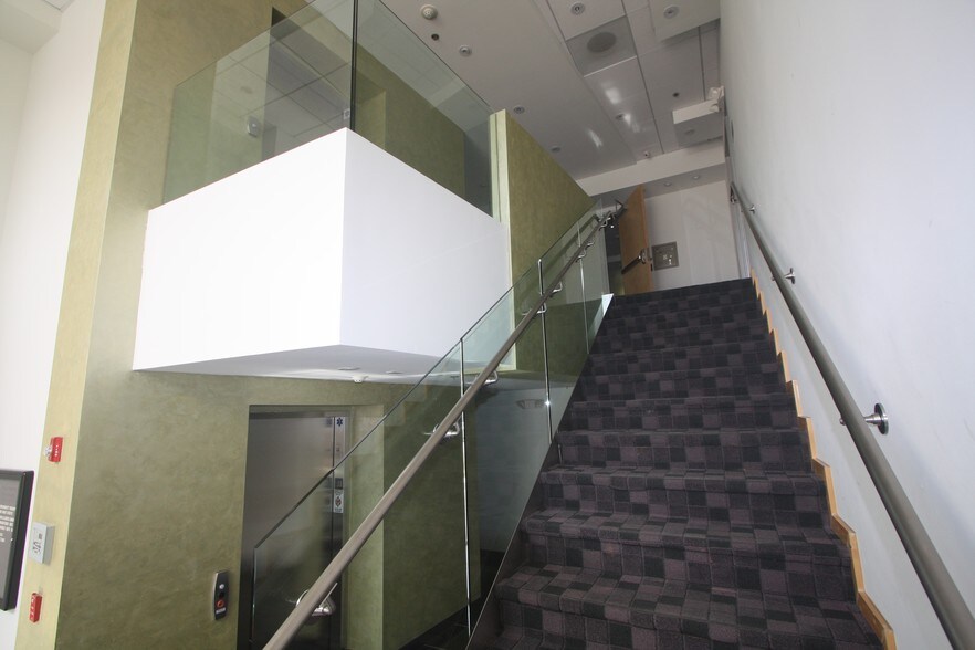 More Photos Of 19034-19042 Soledad Canyon Rd, Santa Clarita Medical For Lease