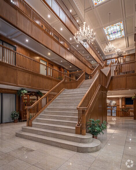 More Photos Of 952 Echo Ln, Houston Office For Lease