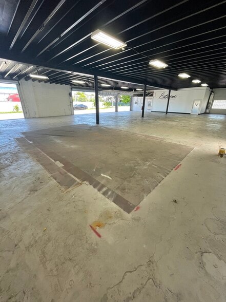 More Photos Of 5731 SW 23rd St, West Park Auto Repair For Lease
