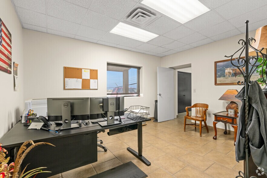 More Photos Of 7910 Interstate 20, Midland Service For Lease