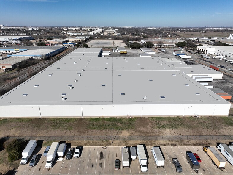 More Photos Of 2401 W Marshall Dr, Grand Prairie Warehouse For Lease